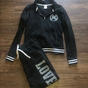 VS pink sweat outfit